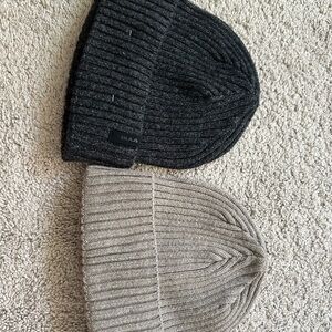 Bula Black and Tan Ribbed Knit Beanies